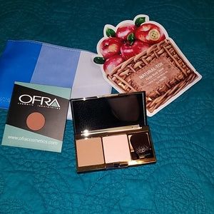 Makeup bundle